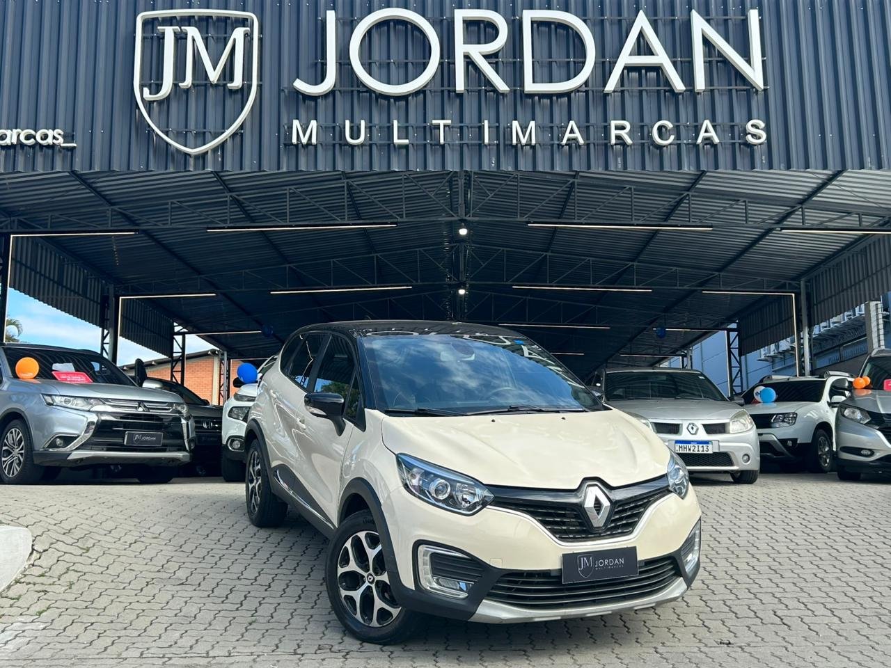 Renault Captur Intense 1.6 16V Flex 5p Aut. na cor Bege em Joinville / SC - 958365