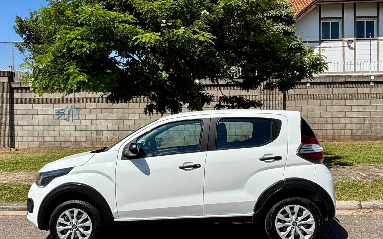 Fiat Mobi LIKE 1.0 Fire Flex 5p. na cor Branco em Curitiba / PR - 958420