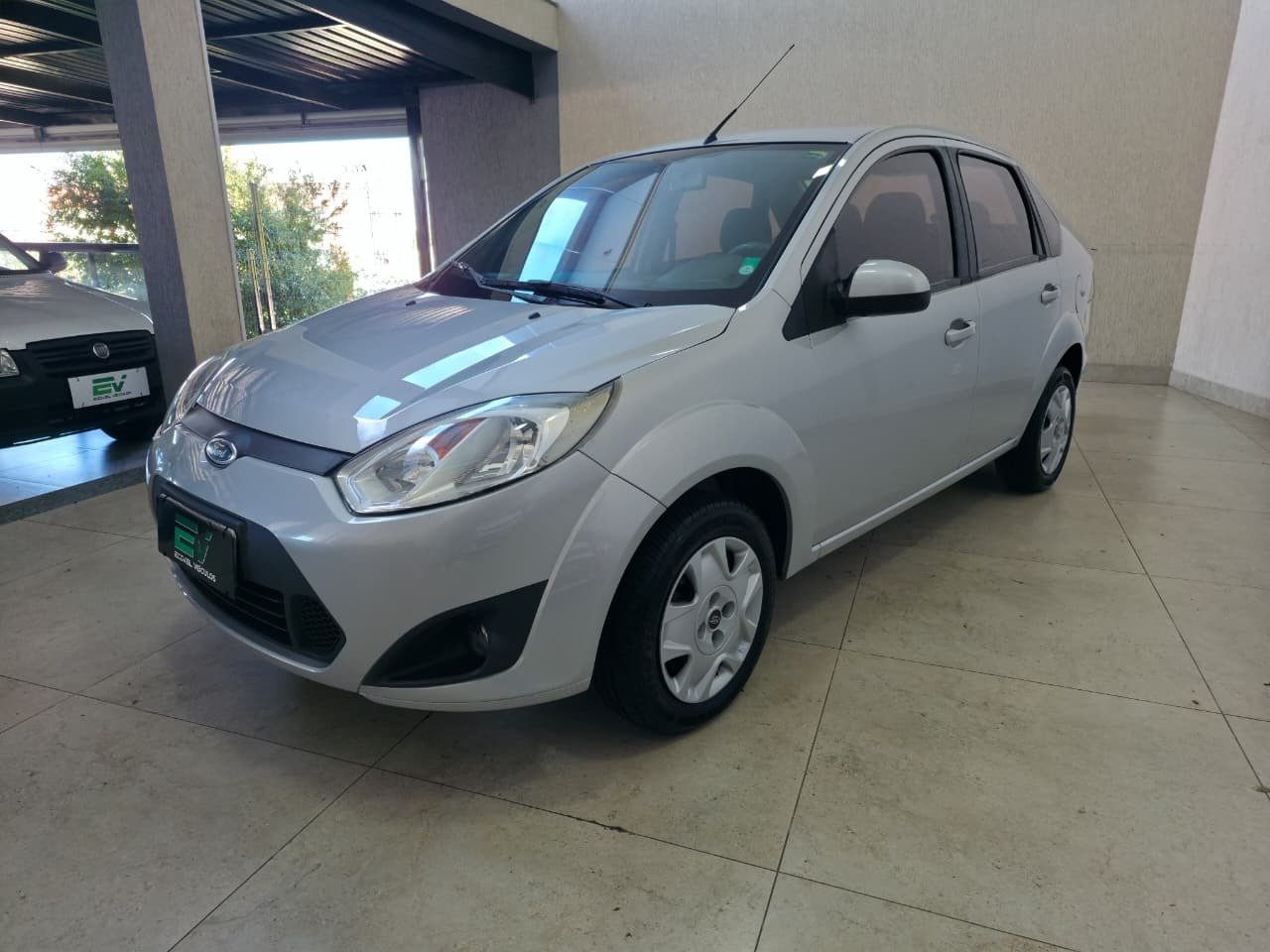 Ford Fiesta Sed. 1.6 8V Flex 4p na cor Prata em Ponta Grossa / PR - 958793