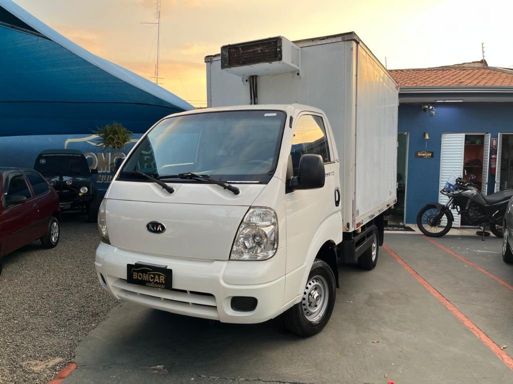 Kia Bongo K-2500 2.5 4x2 TB Diesel na cor Branco em Campinas / SP - 958862