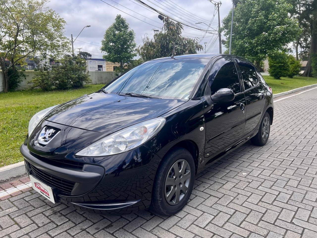 Peugeot 207 XR 1.4 Flex 8V 3p na cor Preto em Araucária / PR - 959147