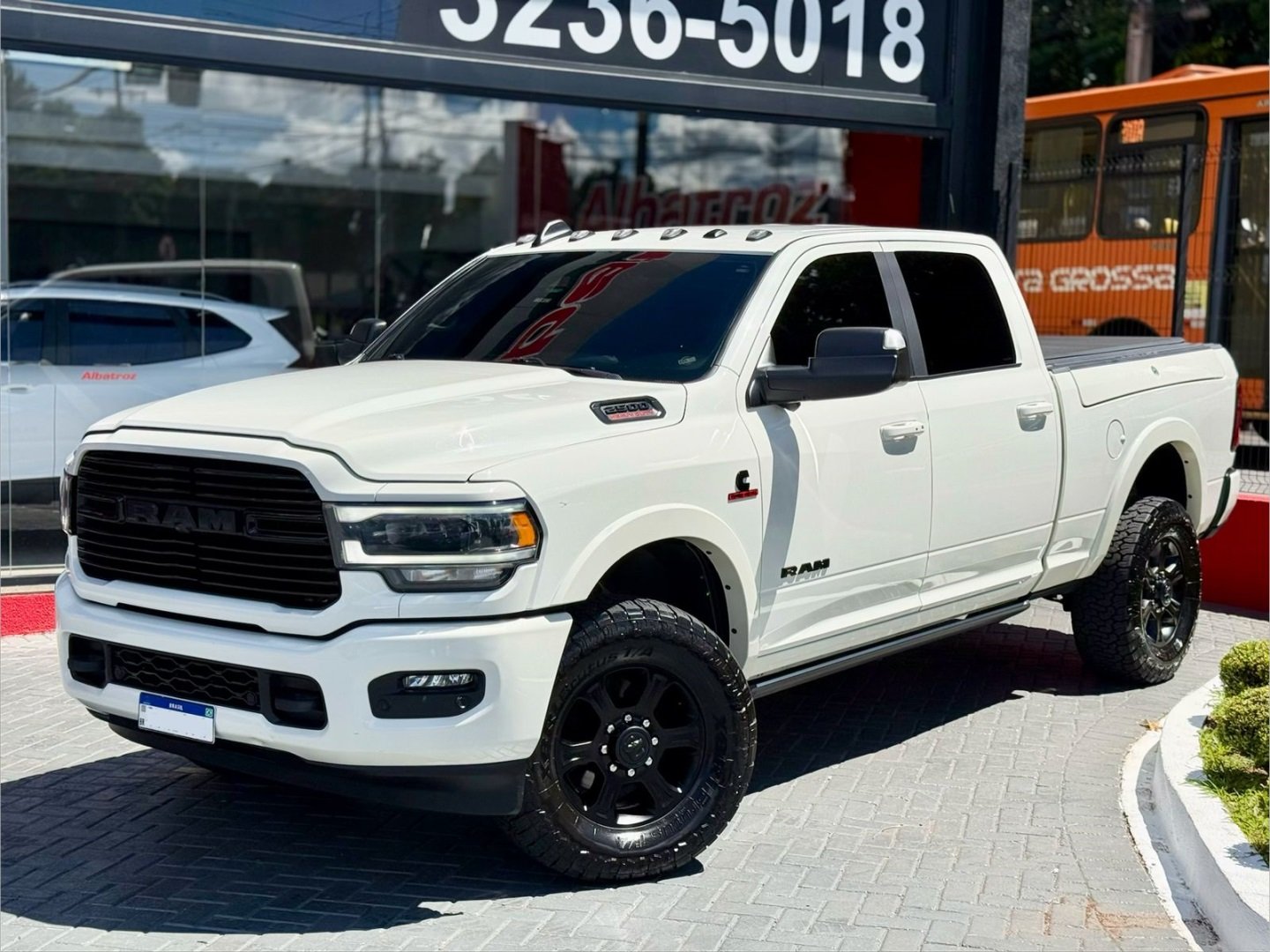 RAM 2500 LARAM. 6.7 NIGHT ED. TB CD 4x4 Die. na cor Branco em Ponta Grossa / PR - 959229