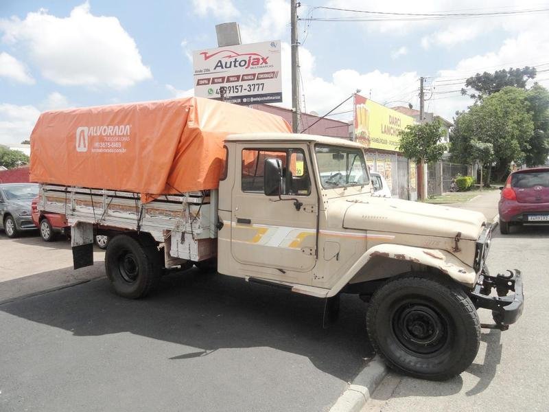 Toyota Bandeirante Picape Chassi Curto Diesel na cor Bege em Curitiba / PR - 959343