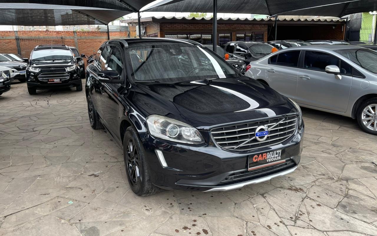 Volvo XC60 2.0 T5 5p na cor Preto no Porto Alegre / RS - 959345