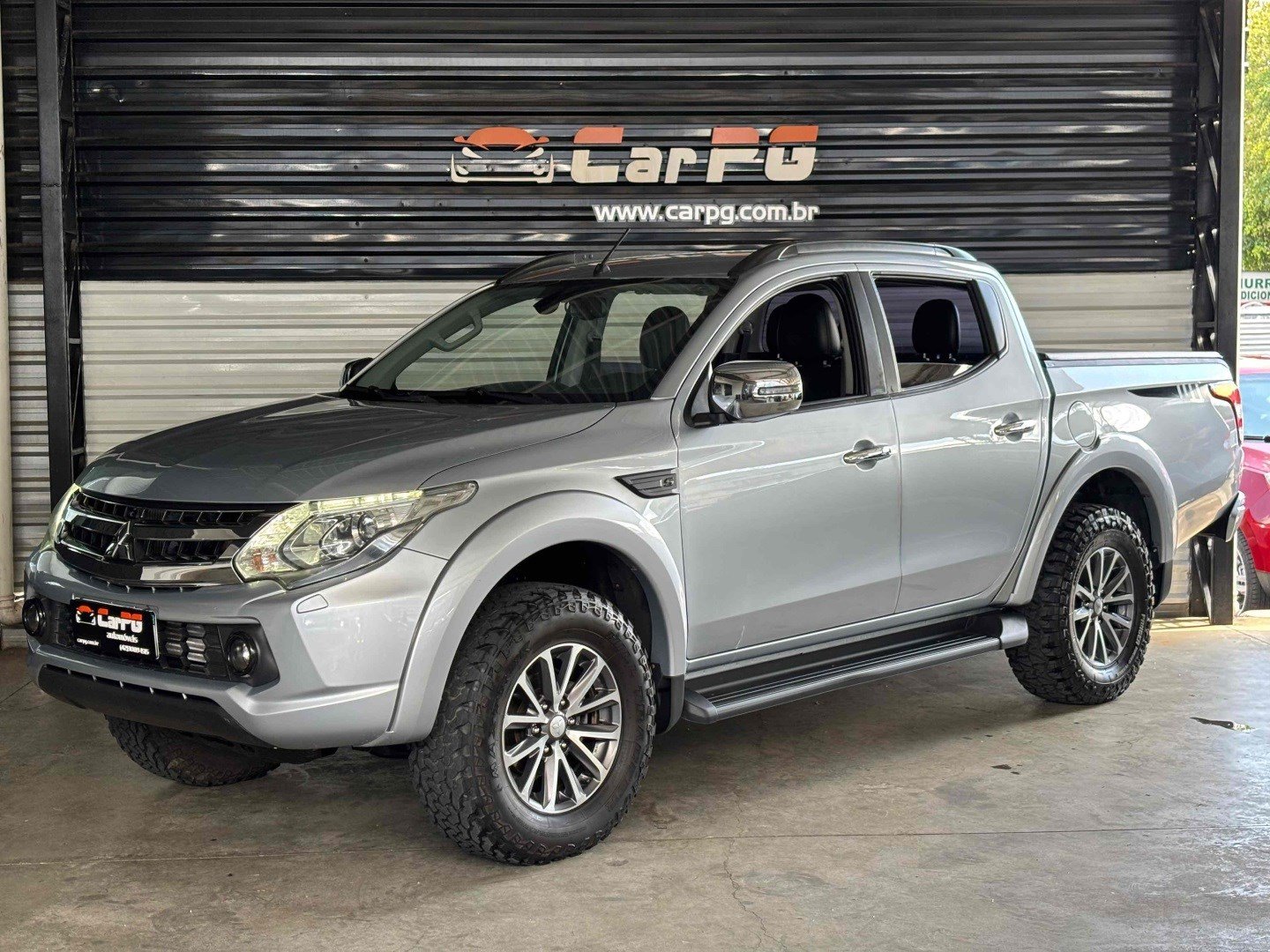 Mitsubishi L200 Triton Sport HPE-S 2.4 CD Dies. Aut na cor Prata em Ponta Grossa / PR - 959377