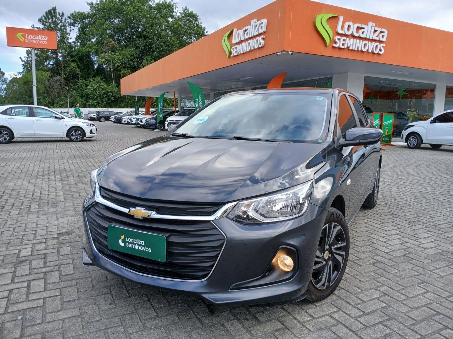 Chevrolet Onix HATCH LT 1.0 12V TB Flex 5p Mec. na cor Cinza em Joinville / SC - 959602