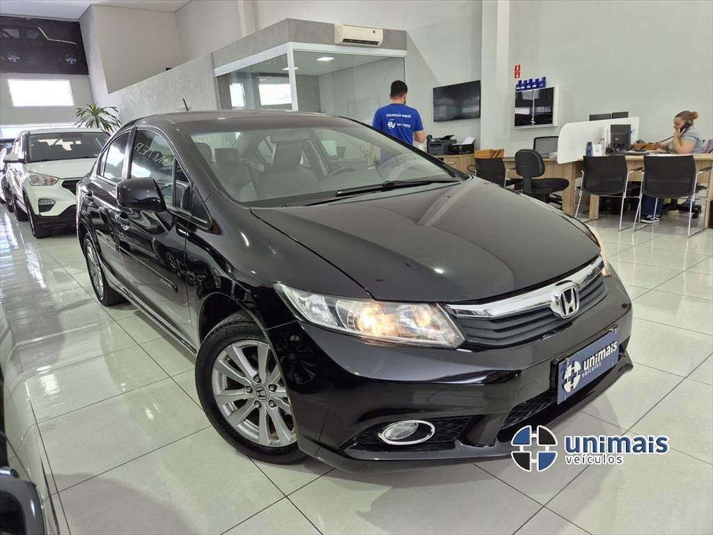 Honda Civic Sedan LXS 1.8/1.8 Flex 16V Aut. 4p na cor Preto em Campinas / SP - 959757