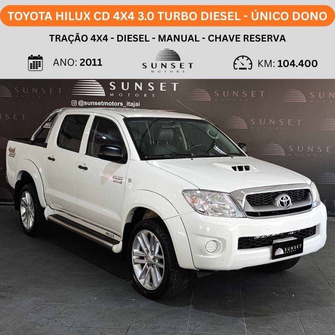 Toyota Hilux CD SR 4x4 3.0 8V 90cv Diesel na cor Branco em Itajaí / SC - 959779