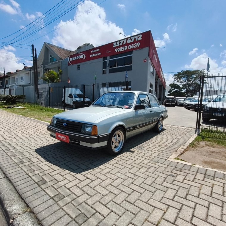 Chevrolet Chevette L / SL / SL/e / DL / SE 1.6 na cor Prata em Curitiba / PR - 960903