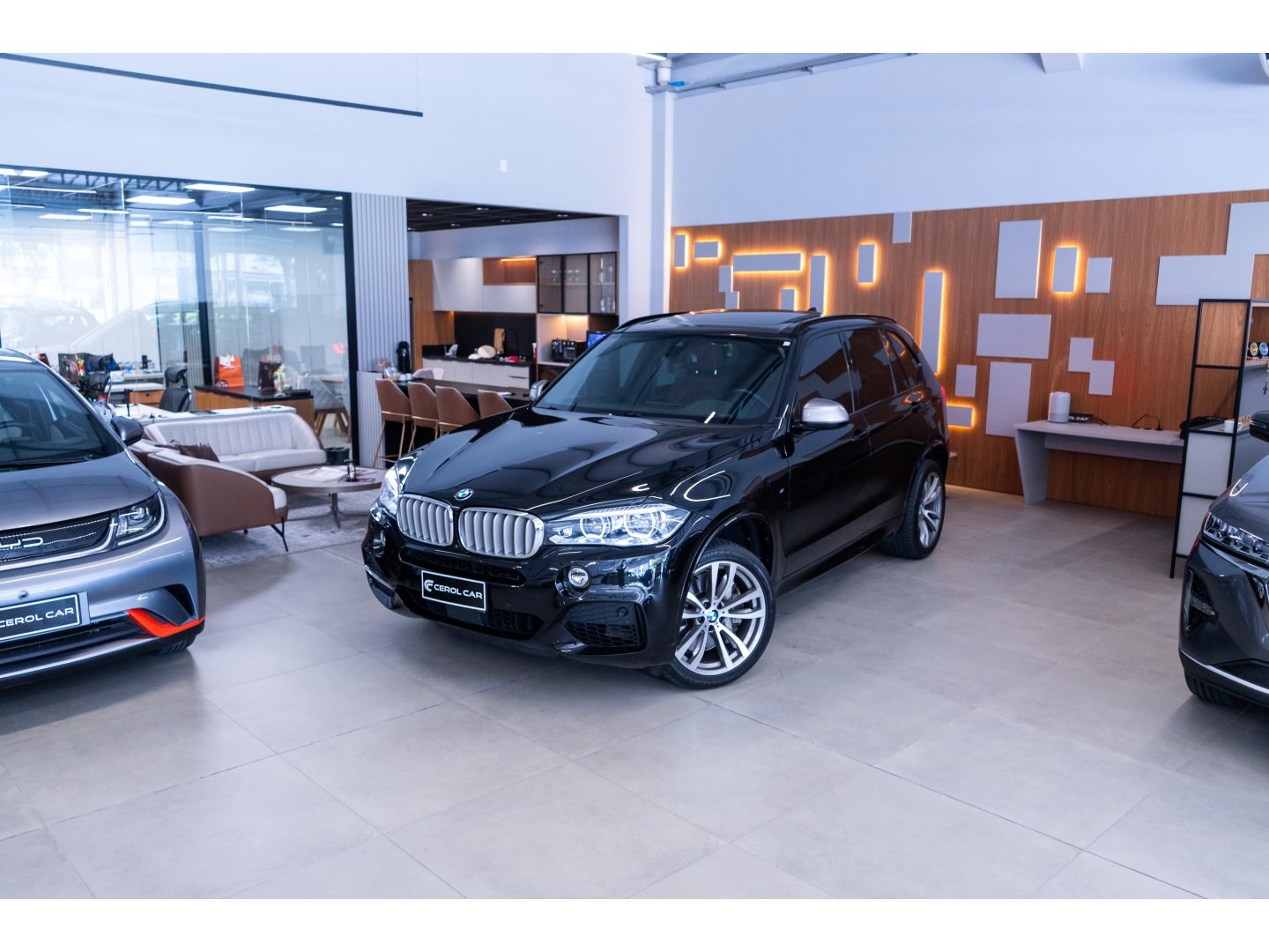 BMW X5 XDRIVE M50d 3.0 Diesel na cor Preto em Palhoça / SC - 962248