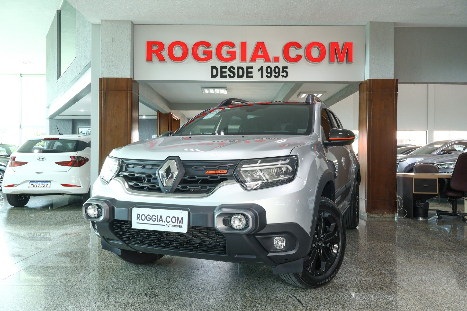 Renault Duster Iconic Plus 1.3 TB 16V Flex Aut. na cor Prata em Curitiba / PR - 962525