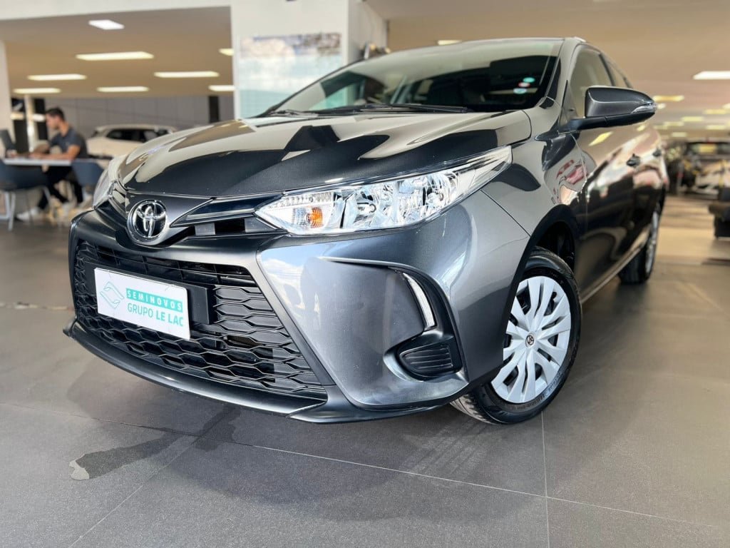 Toyota Yaris XL Sedan 1.5 Flex 16V 4p Aut. na cor Cinza em Curitiba / PR - 962572