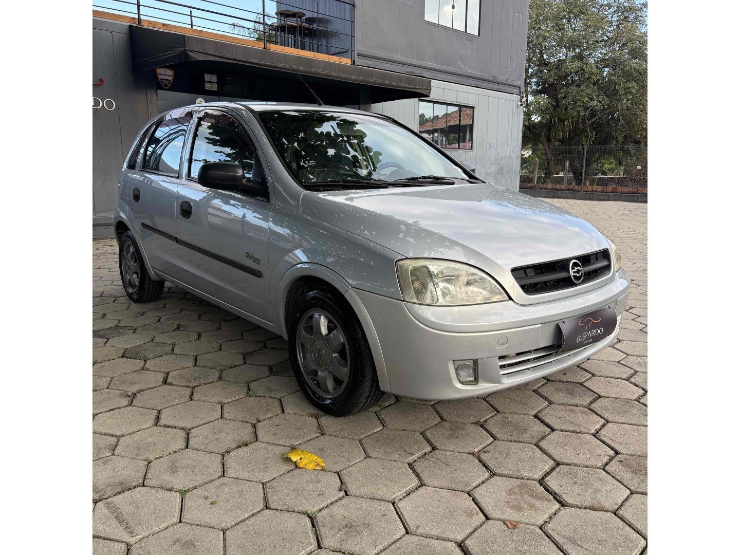 Chevrolet Corsa Sedan Super 1.0 MPFI 16V 4p na cor Prata em Joinville / SC - 962881