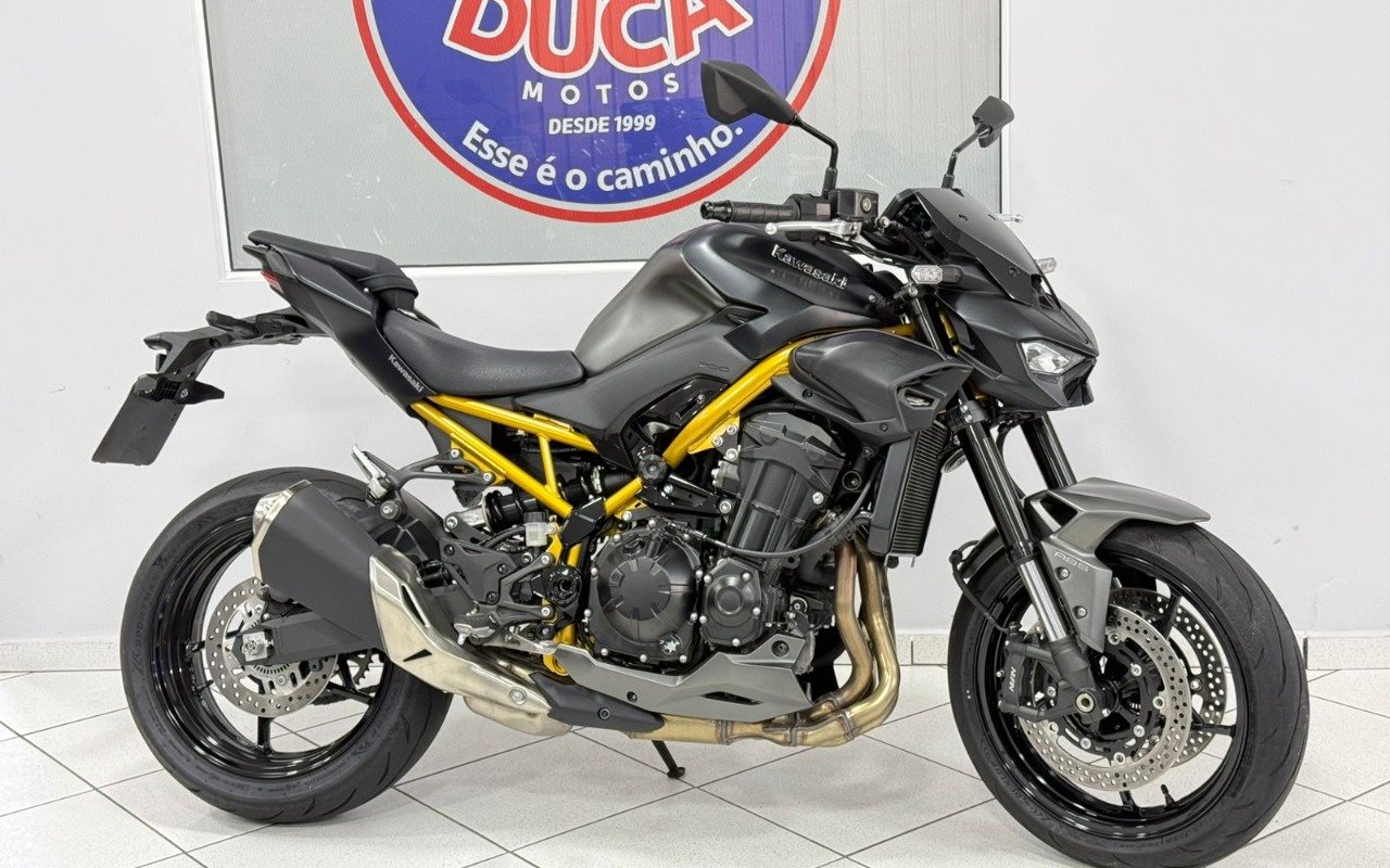 KAWASAKI Z 900  na cor Cinza em Araucária / PR - 963054