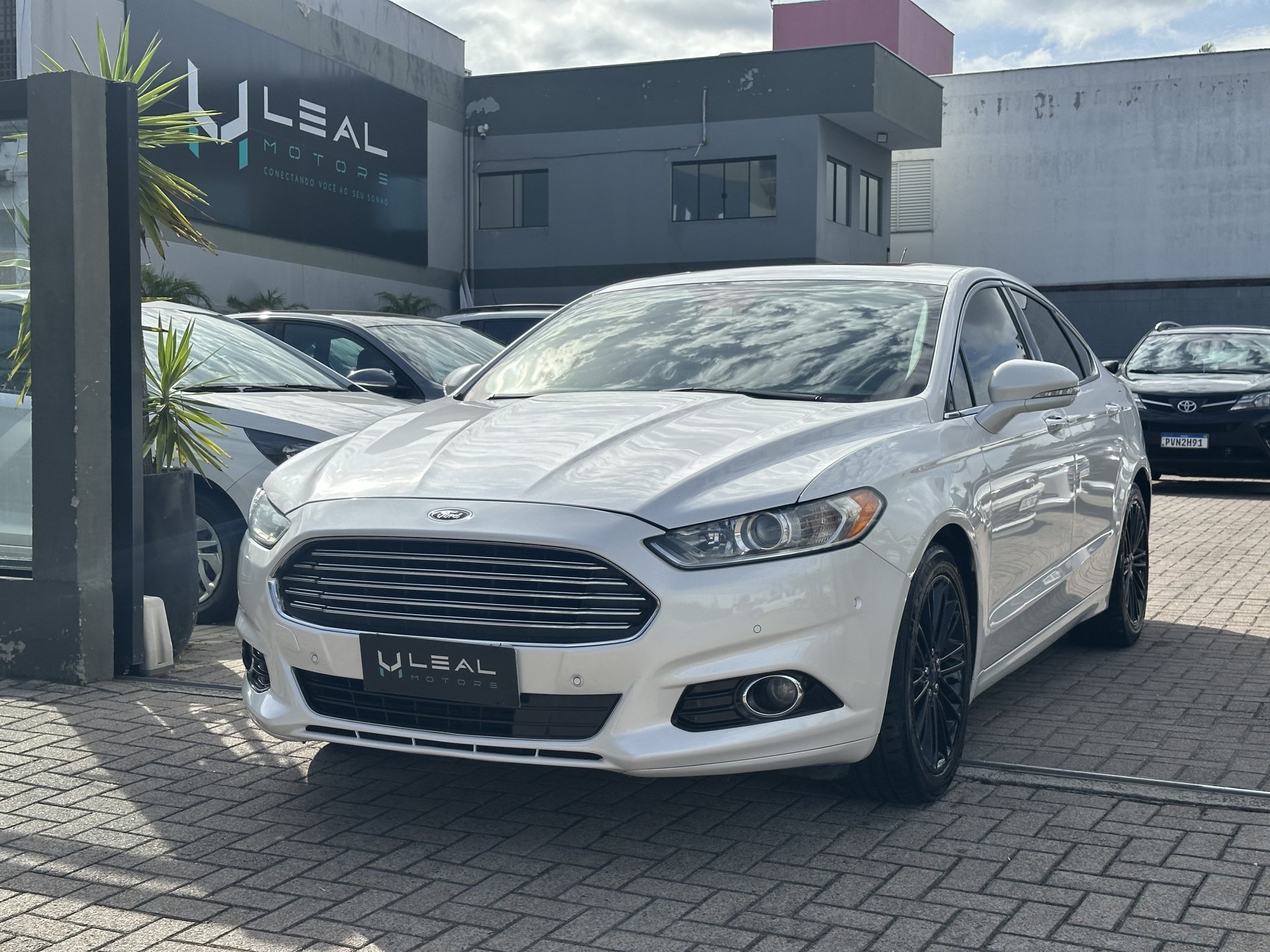 Ford Fusion Titanium 2.0 GTDI Eco. Awd Aut. na cor Branco em São José / SC - 963255