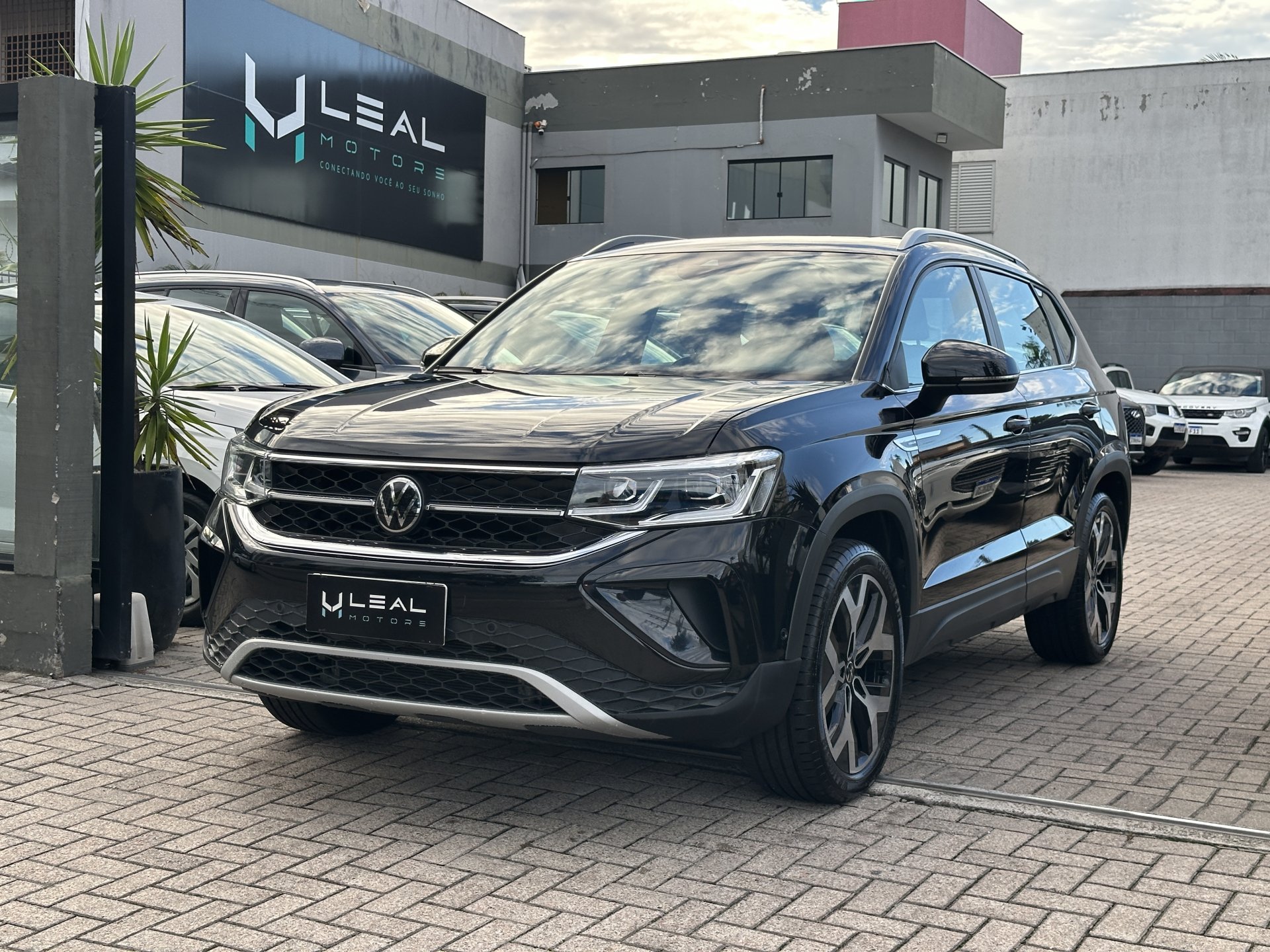 Volkswagen Taos Highline 1.4 250 TSI Flex Aut. na cor Preto em São José / SC - 963279