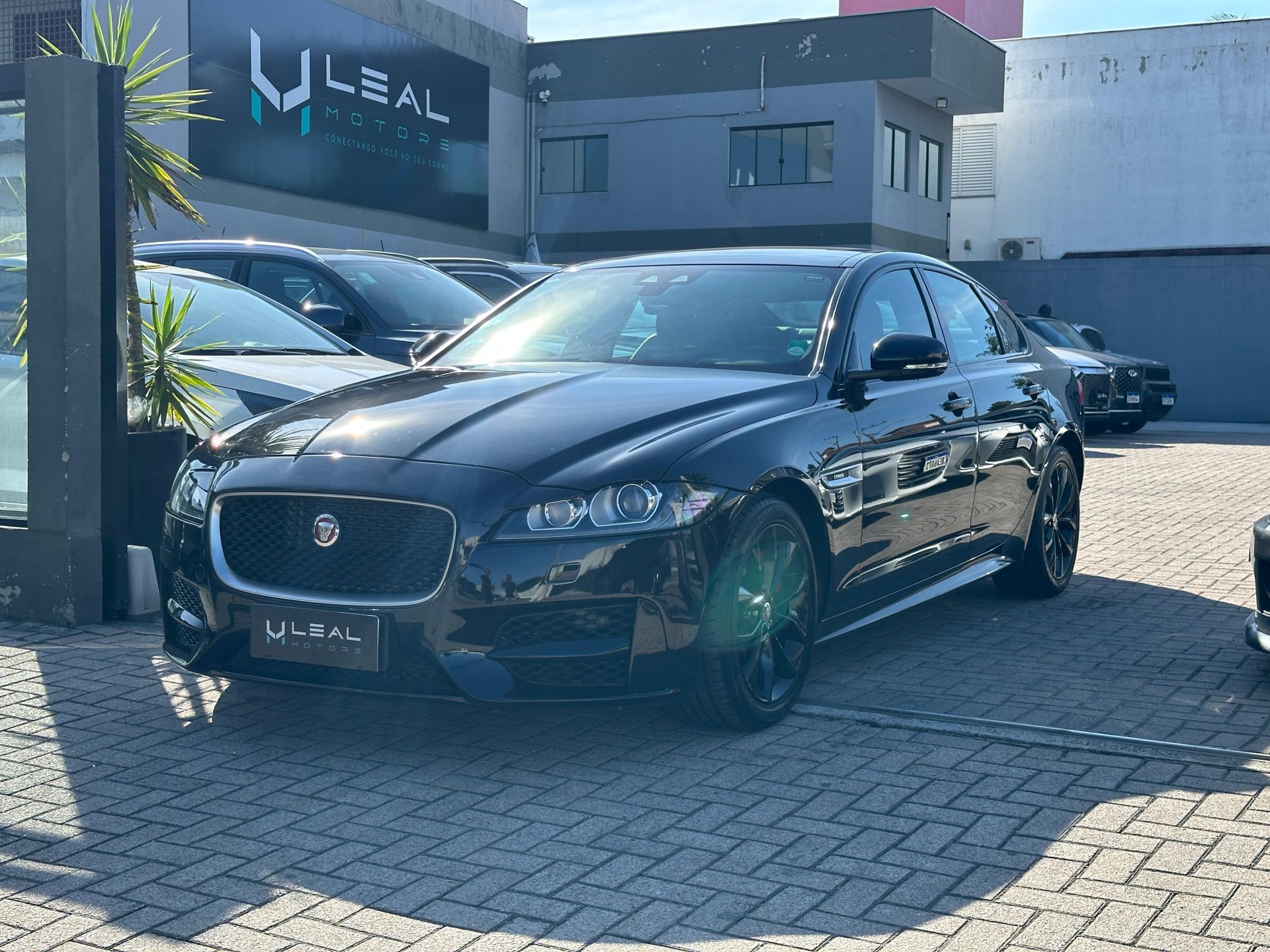Jaguar XF 2.0 R-SPORT Aut. na cor Preto em São José / SC - 963282