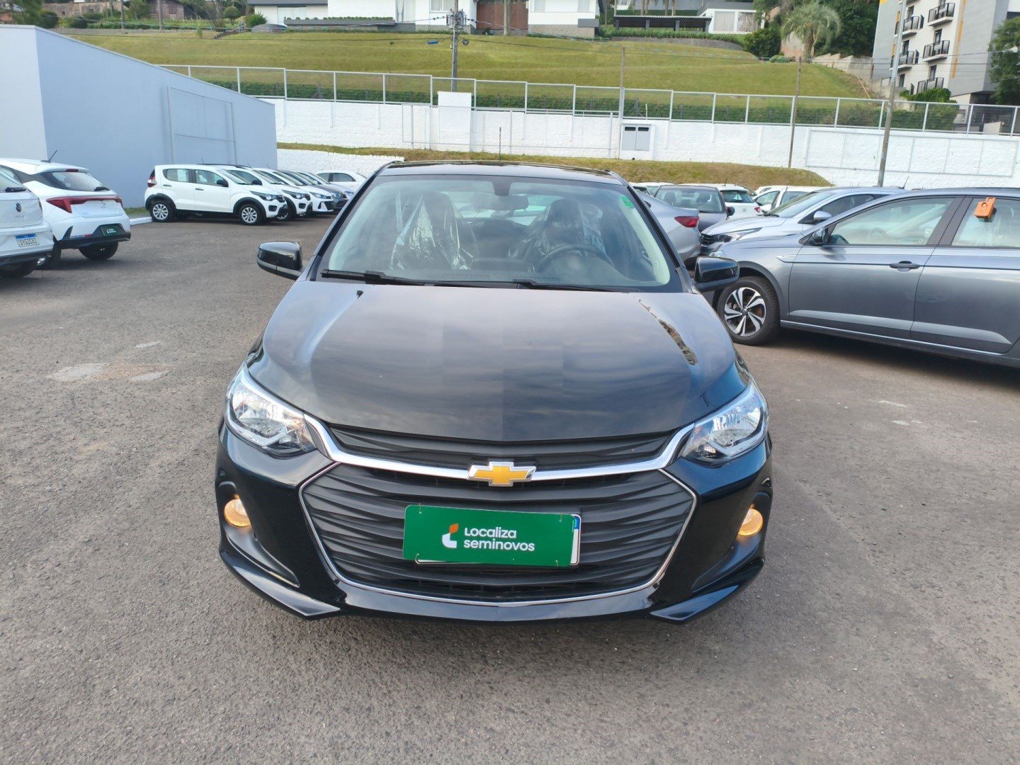 Chevrolet Onix HATCH LTZ 1.0 12V TB Flex 5p Aut. na cor Preto em Pato Branco / PR - 963823