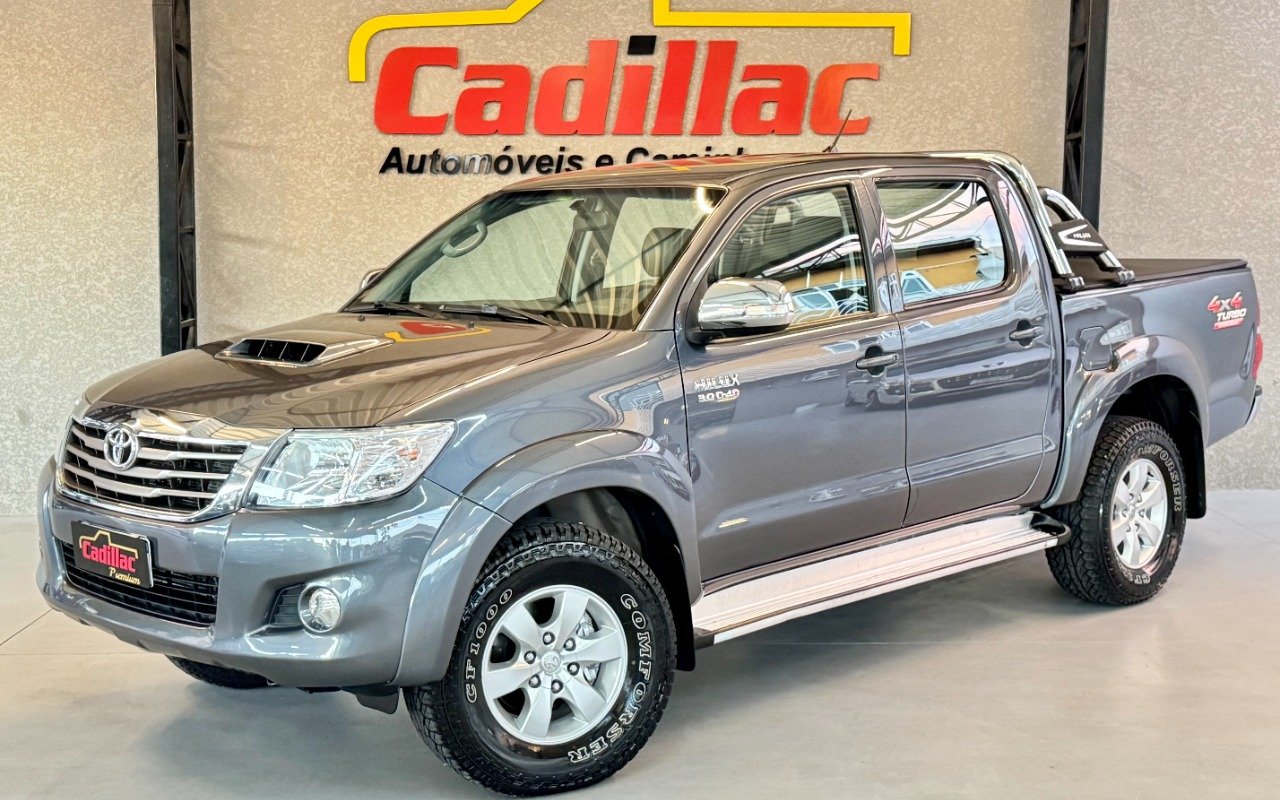 Toyota Hilux CD SRV D4-D 4x4 3.0 TDI Dies na cor Cinza em Curitiba / PR - 964444