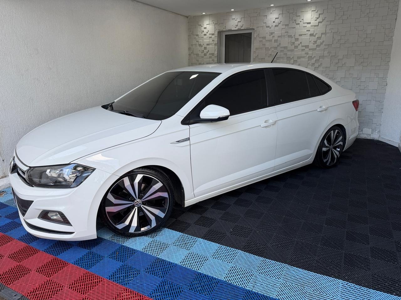 Volkswagen Virtus Comfort. 200 TSI 1.0 Flex 12V Aut na cor Branco em Curitiba / PR - 964555