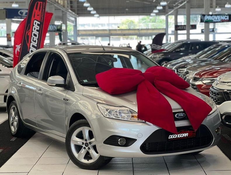 Ford Focus 1.6 S/SE/SE Plus Flex 8V/16V 5p na cor Prata em Curitiba / PR - 964565