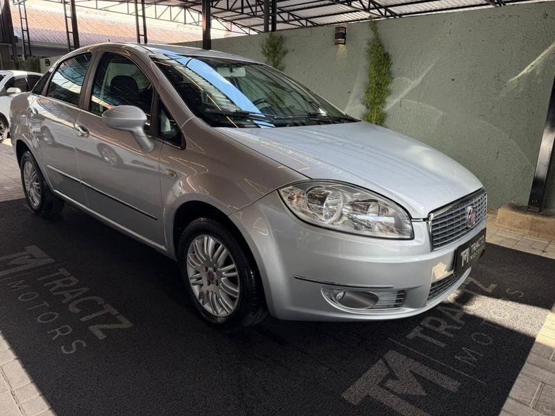 Fiat Linea ESSENCE 1.8 Flex 16V 4p na cor Prata em Curitiba / PR - 964784