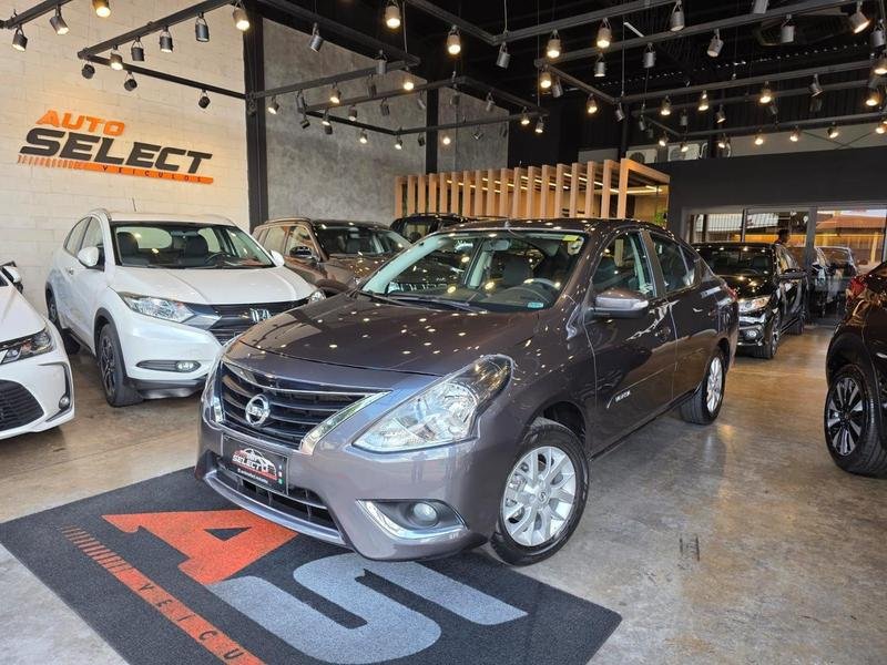 Nissan VERSA SV 1.6 16V FlexStart 4p Mec. na cor Cinza em Londrina / PR - 964837