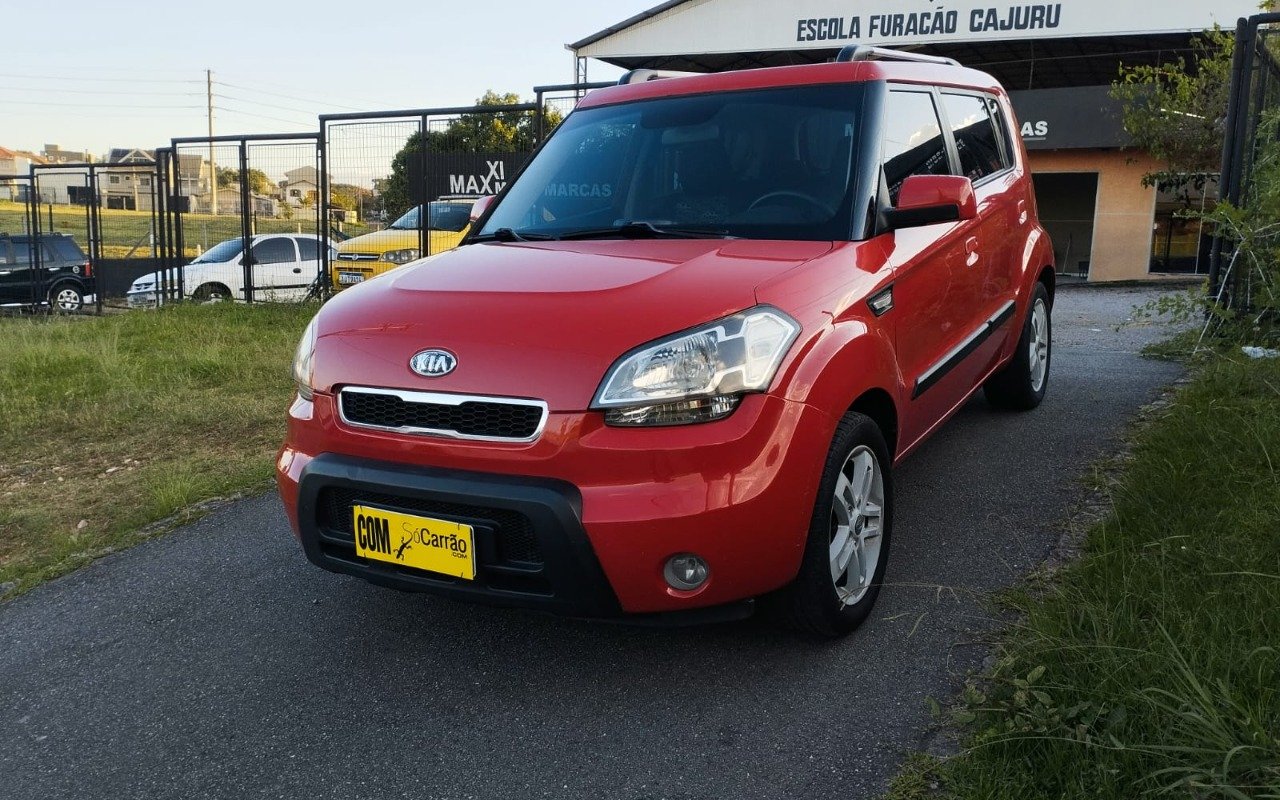 Kia SOUL 1.6/ 1.6 16V FLEX Mec. na cor Vermelho em Curitiba / PR - 964852