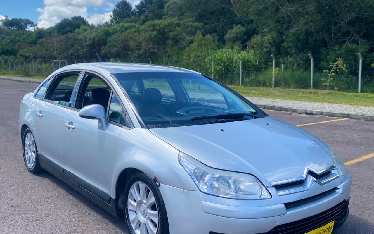 Citroën C4 Pallas GLX 2.0/2.0 Flex 16V Mec. na cor Prata em Campina Grande do Sul / PR - 964914