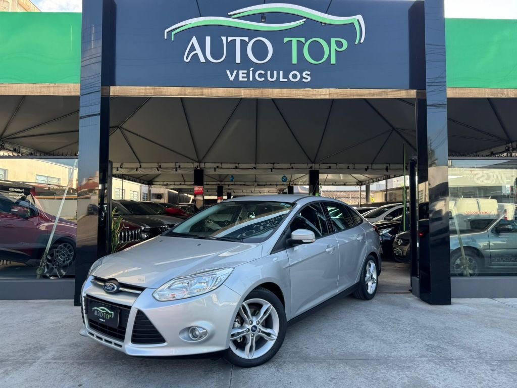 Ford Focus Sedan 2.0 16V/2.0 16V Flex 4p na cor Prata em Palhoça / SC - 965079