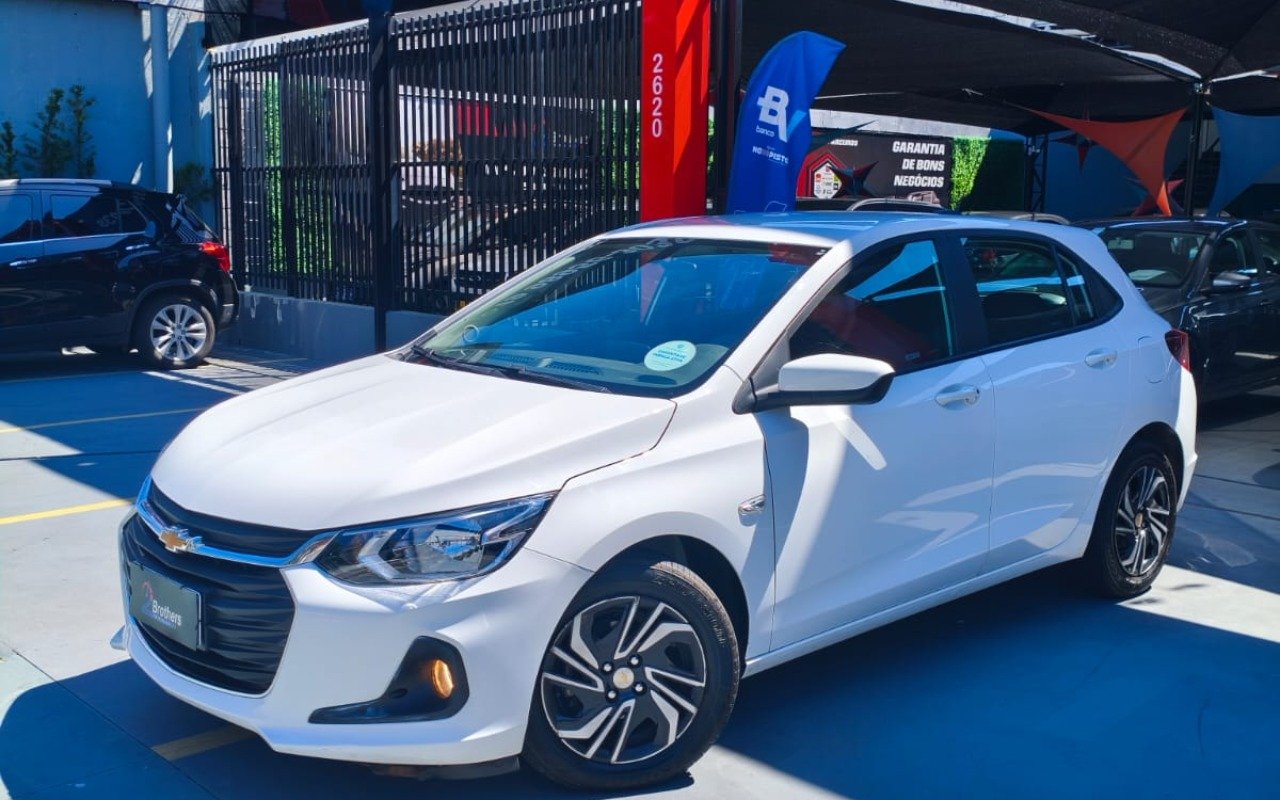 Chevrolet Onix HATCH LT 1.0 12V TB Flex 5p Mec. na cor Branco em Campinas / SP - 965503