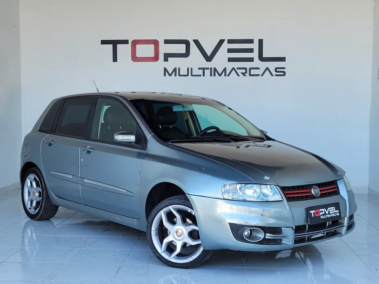 Fiat Stilo 1.8/ 1.8 Connect 8V 103cv 5p na cor Prata em São José / SC - 965842