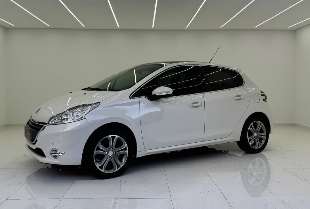 Peugeot 208 Griffe 1.6 Flex 16V 5p Aut. na cor Branco em Curitiba / PR - 966571