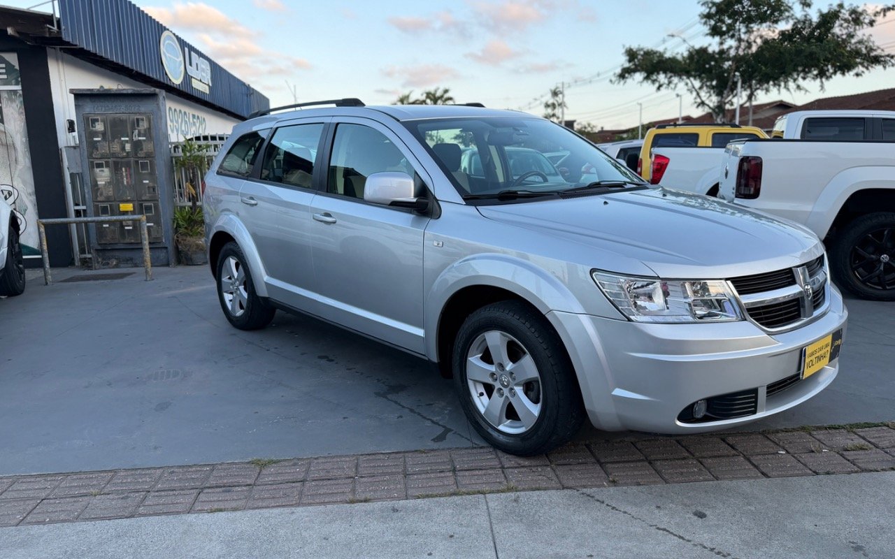 Dodge Journey SXT 2.7 V6 185cv Aut. na cor Prata em Joinville / SC - 966935
