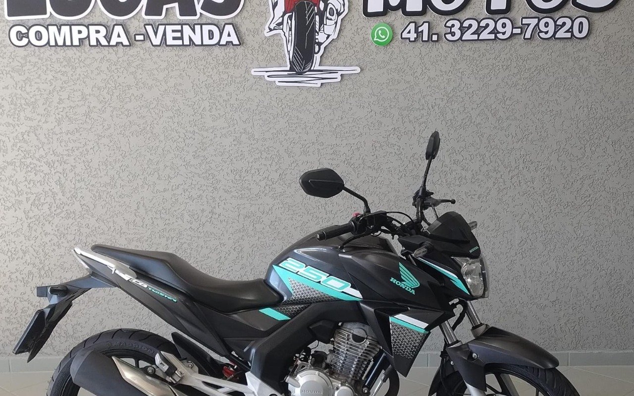 Honda CB 250 TWISTER/FLEXONE  na cor Cinza em Curitiba / PR - 967089