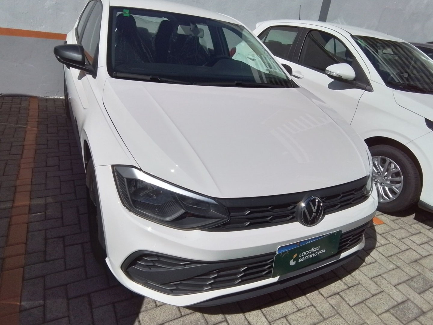 Volkswagen Polo Track 1.0 Flex 12V 5p na cor Branco em Palhoça / SC - 967094