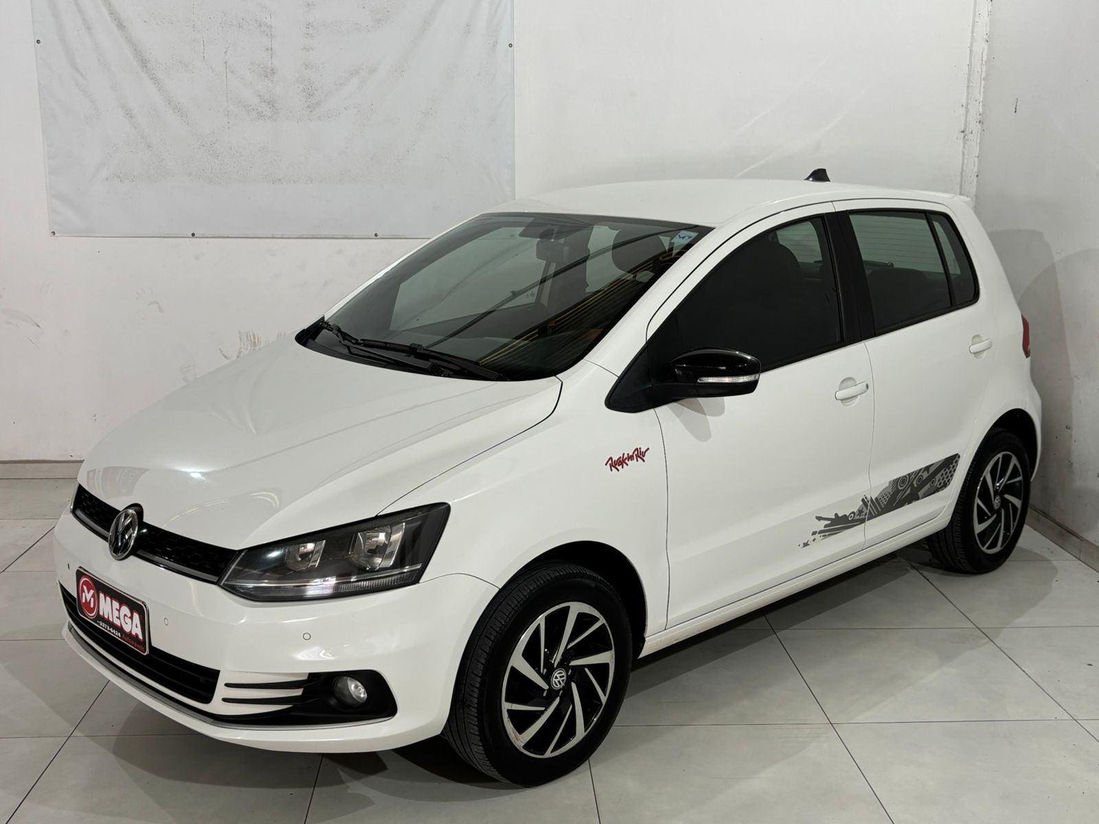 Volkswagen Fox Rock in Rio 1.6 Mi Total Flex 8V 5p na cor Branco em Guaramirim / SC - 967108