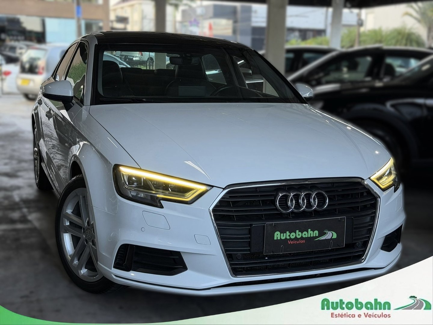 Audi A3 Sed. Ambition 2.0 TSFI 220cv S-tronic na cor Branco em Joinville / SC - 967463