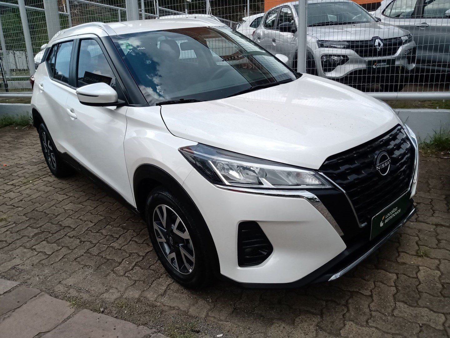Nissan KICKS Sense 1.6 16V Flex Aut. na cor Branco no Porto Alegre / RS - 968400