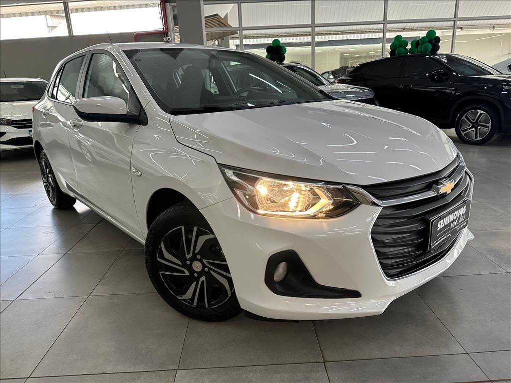 Chevrolet Onix HATCH LT 1.0 8V FlexPower 5p Mec. na cor Branco em Londrina / PR - 968942