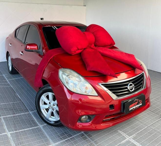 Nissan VERSA 1.0 12V FlexStart 4p Mec. na cor Vermelho em Curitiba / PR - 969077