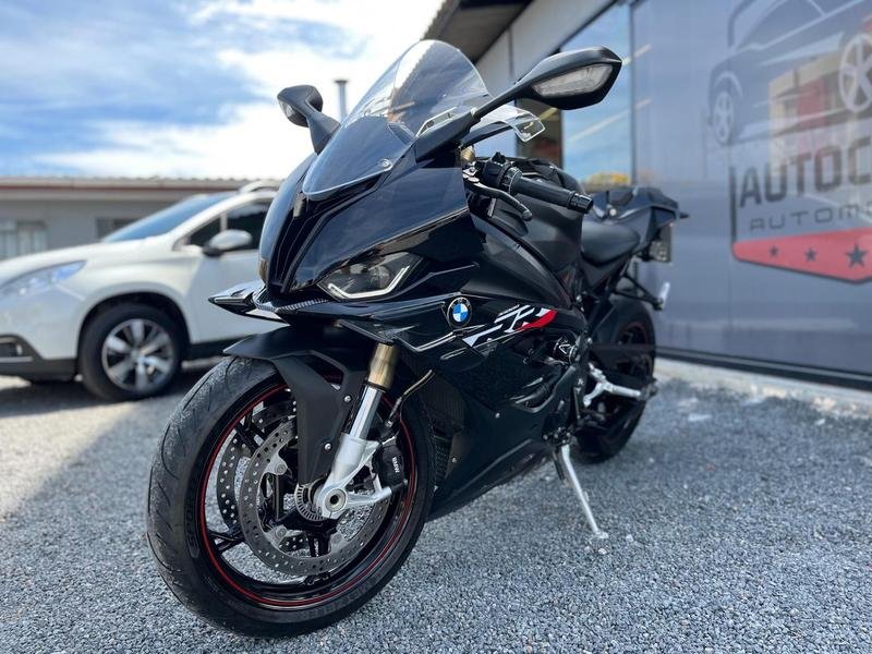 BMW S 1000 RR-M  na cor Preto em Curitiba / PR - 969190