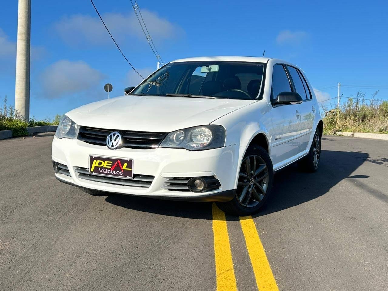 Volkswagen Golf Sportline 2.0 Mi Total F. 8V Tip. na cor Branco em Xanxerê / SC - 969204