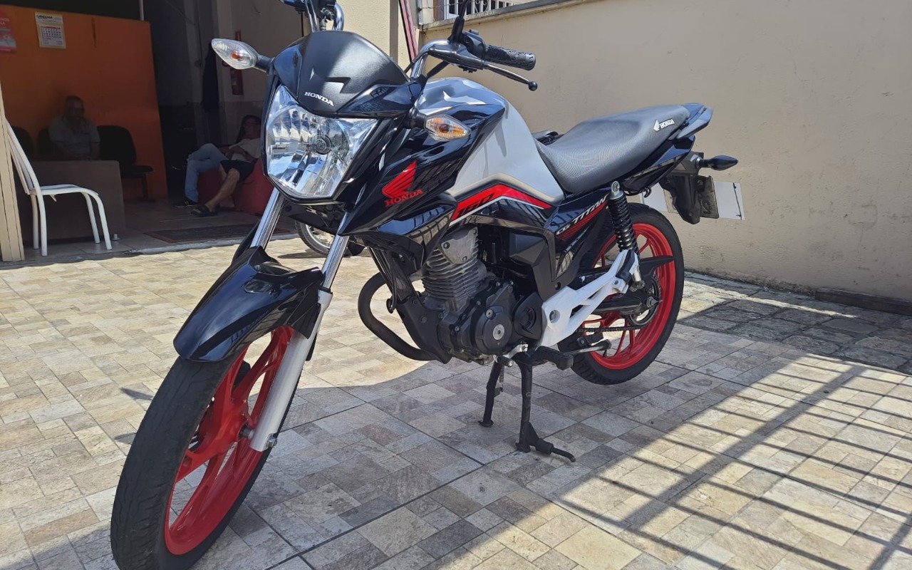 Honda CG 160 TITAN FLEXONE/Ed.Especial 40 Anos  na cor Prata em Curitiba / PR - 969286