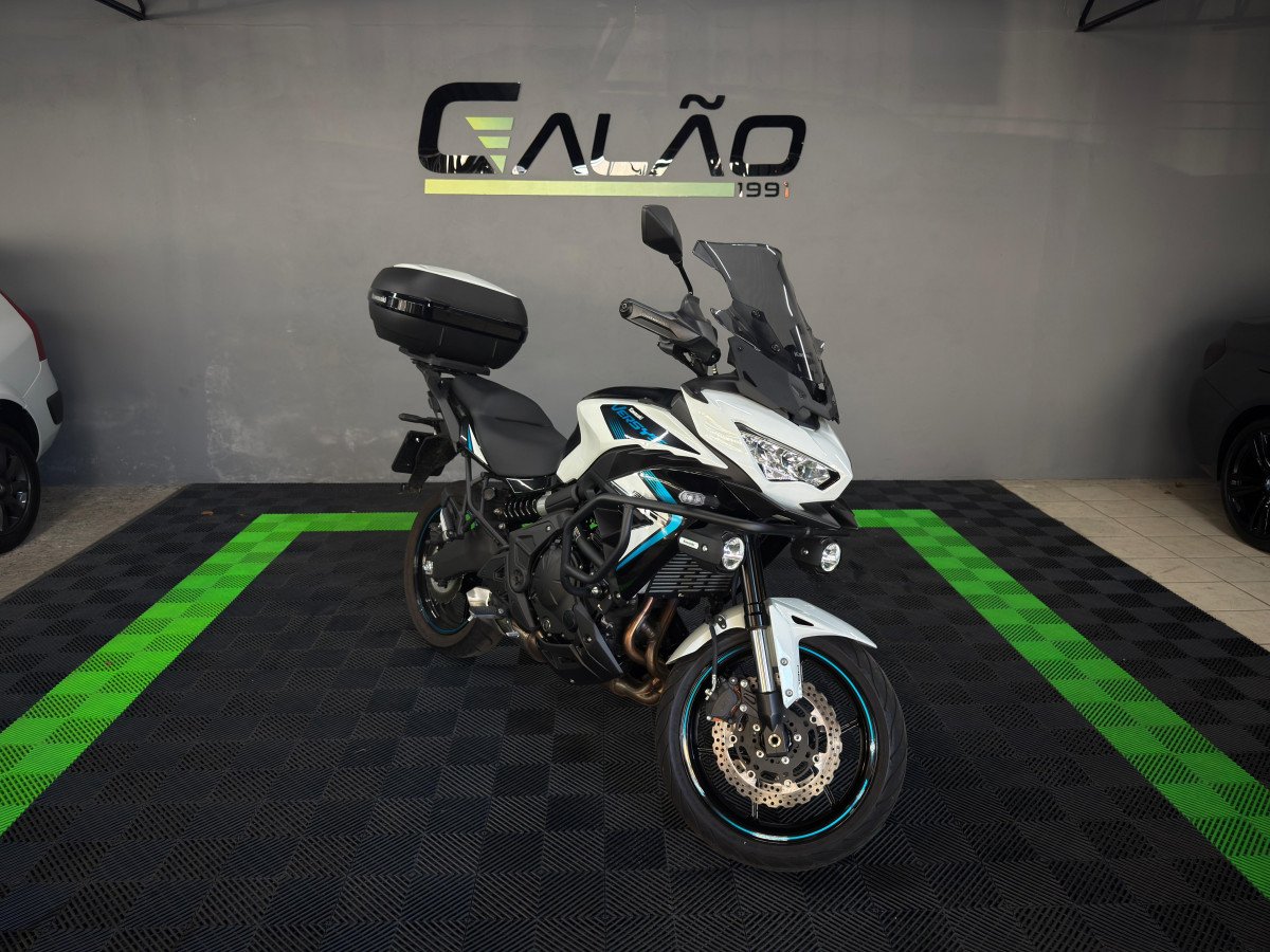 KAWASAKI Versys 650cc  na cor Branco no Canoas / RS - 969724