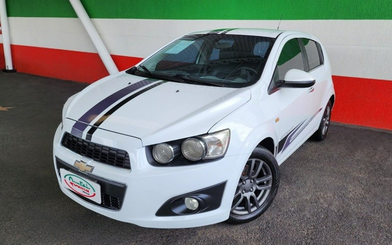 Chevrolet Sonic HB LTZ 1.6 16V FlexPower 5p Aut. na cor Prata em Curitiba / PR - 970132