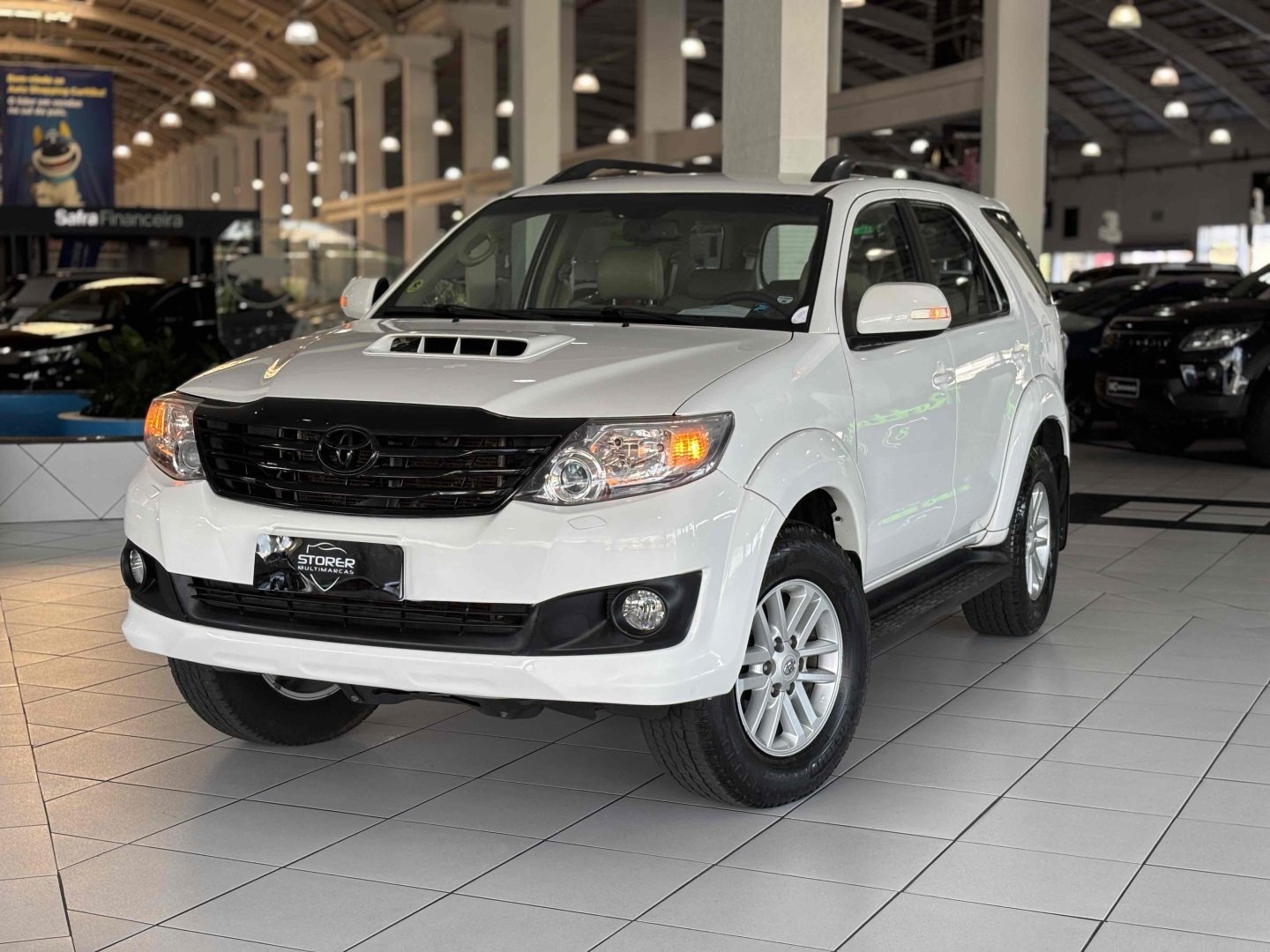 Toyota Hilux SW4 SRV D4-D 4x4 3.0 TDI Dies. Aut na cor Branco em Curitiba / PR - 970496