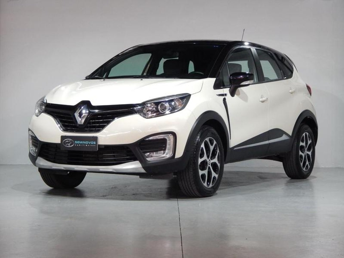 Renault Captur Intense 1.6 16V Flex 5p Aut. na cor Bege em Curitiba / PR - 970511