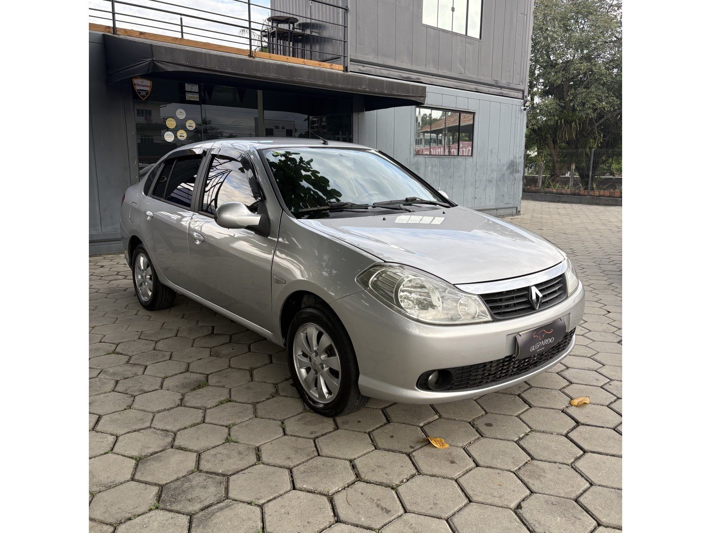 Renault Symbol Privilège Hi-Flex 1.6 16V 4p na cor Prata em Joinville / SC - 971385