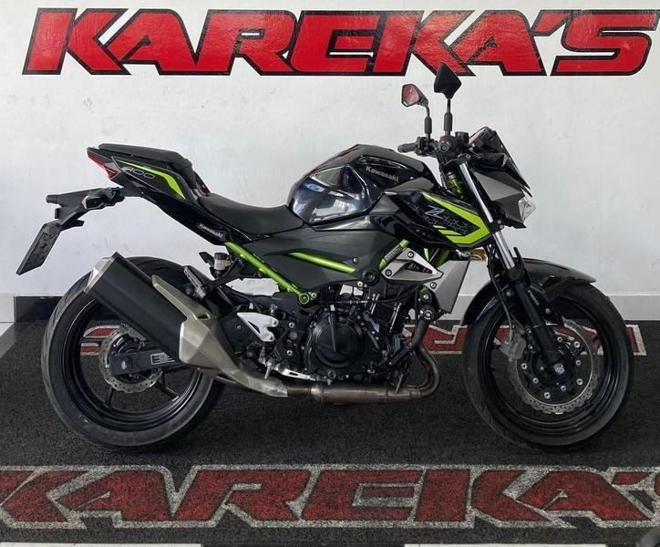 KAWASAKI Z 400  na cor Cinza em Curitiba / PR - 971435
